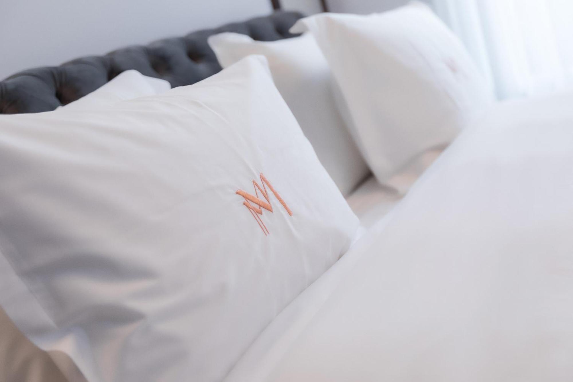 Mert Boutique Hotel Korce Bagian luar foto