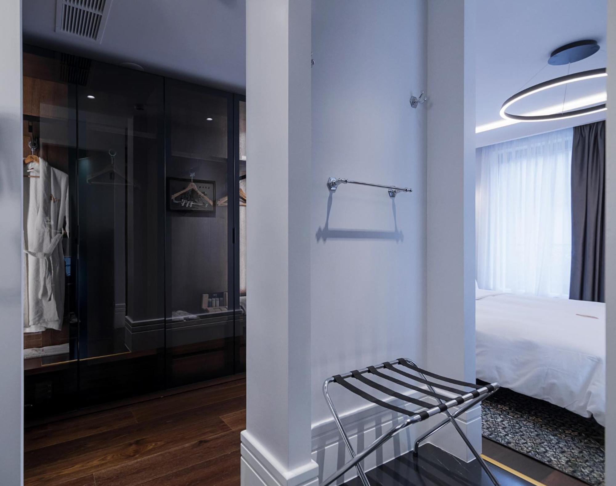 Mert Boutique Hotel Korce Bagian luar foto