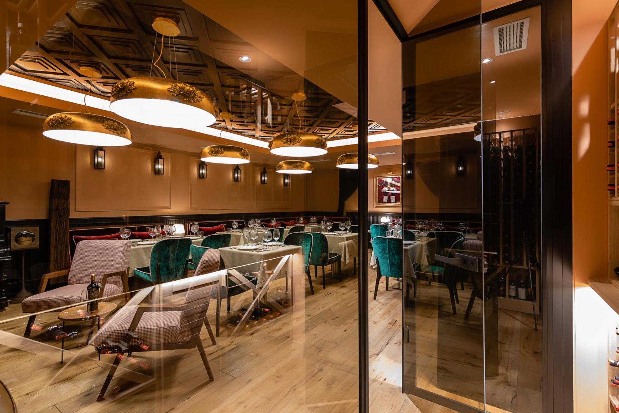 Mert Boutique Hotel Korce Bagian luar foto